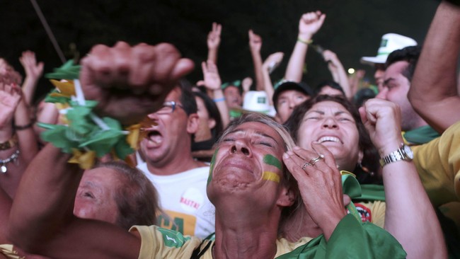 Ratusan ribu warga Brasil berpesta di jalanan kota saat Kongres memutuskan Presiden Dilma Rousseff layak untuk dimakzulkan atas kasus korupsi yang menderanya.