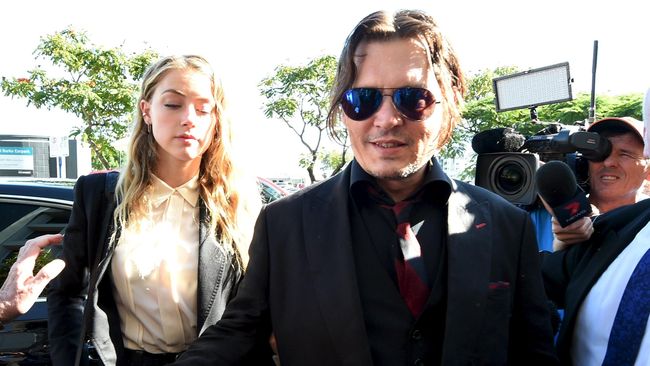 Lorry menyebut Johnny “lelaki lembut” yang bahkan bersikap penyayang terhadap hewan.