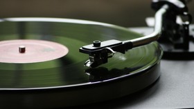 Studi: Musik Dapat Ringankan Rasa Sakit Karena Kanker