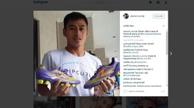 Samsul Lelang Sepatu dan Jersey Persib untuk Ridho