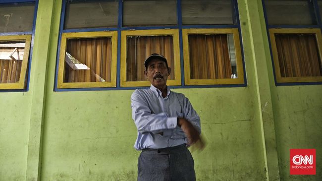 Tumiso, sahabat Pramoedya Ananta Toer di Pulau Buru, berpura-pura "sakit Minke" demi menyelamatkan naskah dalam karung pupuk urea.