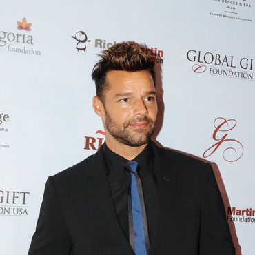 Ricky Martin Diburu Polisi dan Bakal Ditahan, Ada Apa?