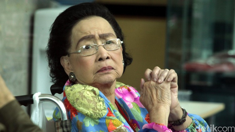 KPK Periksa Ketua Yayasan Sumber Waras KPK memeriksa Ketua Yayasan Sumber Waras, Kartini Muljadi. Pemeriksaan ini untuk mengklarifikasi beberapa hal yang tercantum dalam audit BPK.