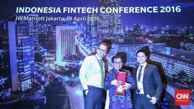 OJK juga akan mengarahkan layanan keuangan berbasis teknologi (fintech) untuk berkolaborasi dari segi produk dan pertukaran informasi dengan industri keuangan.