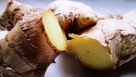 Manfaat Minum Air Jahe Tiap Hari: Cegah Pikun, Buat Langsing