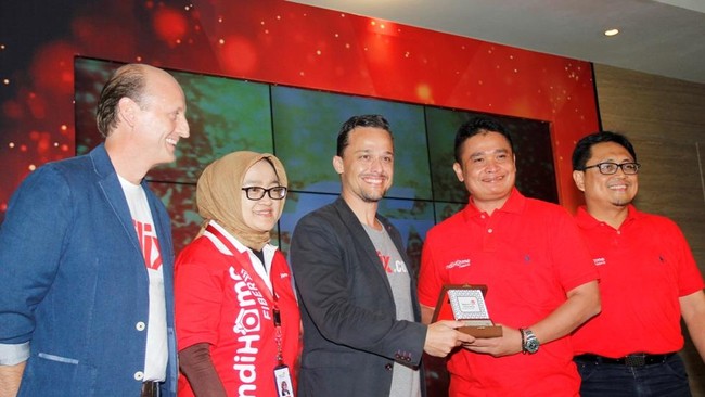 PT Telekomunikasi Indonesia, Tbk (Telkom) menjalin kerjasama dengan iflix layanan TV streaming