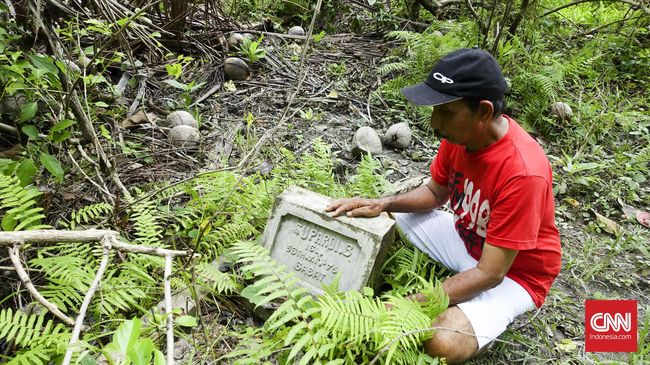 Novel Bumi Manusia bisa terbit dan kini diadaptasi ke layar lebar tak terlepas dari peran Tumiso yang berhasil membawa naskah tulisan Pram dari Pulau Buru.