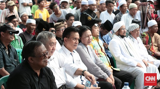 Demokrat mempertimbangkan mengusung calon Gerindra, Sandiaga Uno. Dukungan resmi Demokrat akan diputuskan dalam rapat Majelis Tinggi pada pekan depan.