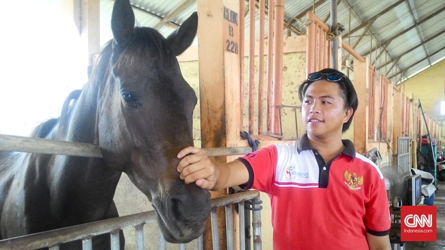 Valentino Lumentah (24) mulai menempati rumah di Pulomas sejak tahun 1994 atas permintaan Gubernur DKI Jakarta Ali Sadikin.