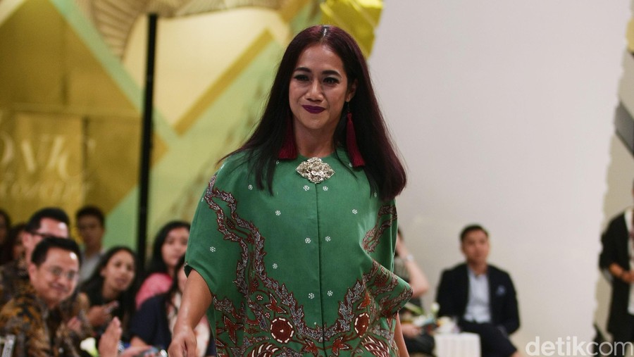 Nia Dinata