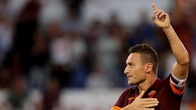 Sang Pangeran Roma Enggan Tinggalkan Olimpico