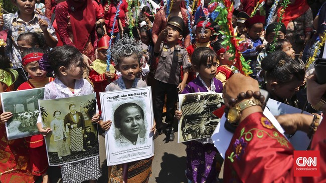 Selain di bidang pendidikan, perempuan juga disebut harus berpartisipasi aktif di dunia teknologi informasi.
