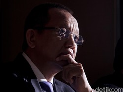 Bisik-bisik Sayembara Hadiah HP, Buronan KPK Sembunyi di Apartemen Elite