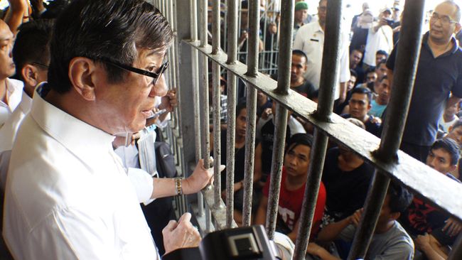 Yasonna Heran soal Napi Narkoba, DPR Sindir Penerapan Rehab Overkapasitas lapas dinilai bersumber dari sikap penegak hukum, terutama di daerah, yang tak konsisten menerapkan wajib rehabilitasi ke penyalahguna narkoba.