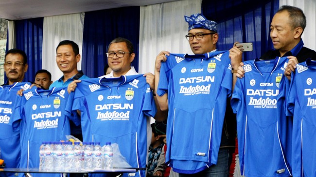 PKS merespons klaim Ridwan Kamil (RK) yang menyebut survei internal TKN menunjukkan elektabilitas Prabowo-Gibran mengungguli Anies-Muhaimin di Jawa Barat.