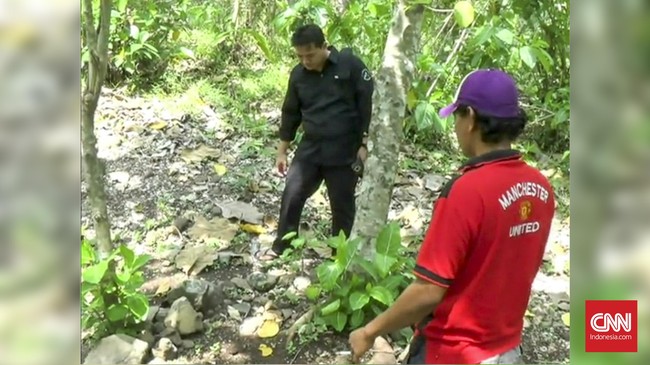 Kuburan massal korban tragedi 1965 di Hutan Plumbon, Semarang, ditemukan pada 2015. Di lokasi itu diduga ada 24 jenazah yang dikubur dalam satu lubang.
