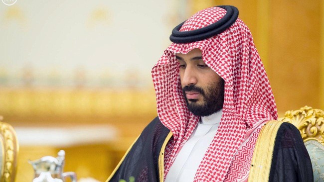 Kecanduan Saudi terhadap minyak yang merupakan penyumbang terbesar pemasukan negara malah menghambat perekonomian mereka mundur.