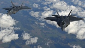 Perkuat NATO Hadapi Rusia, AS Kirim Jet Tempur F-22