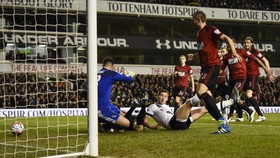 Dawson Bayar Kesalahan, Spurs vs WBA 1-1