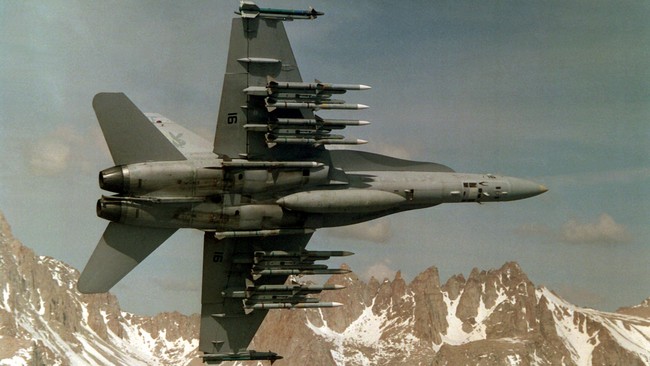 Sebelumnya pemerintah Australia telah mengajukan permohonan pembelian hingga 450 ribu buah rudal jarak-menengah AIM-120D buatan Raytheon.