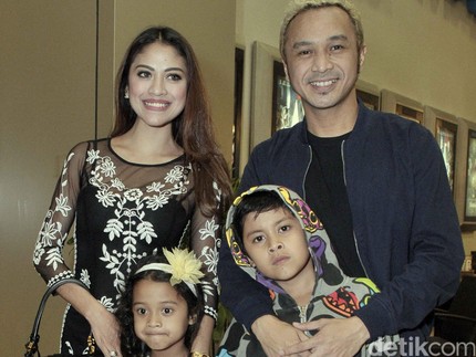 Kagetnya Istri Mendengar Candaan Giring Soal 'Poligami'