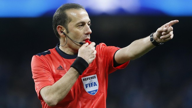 Wasit asal Turki Cuneyt Cakir 'memberikan' banyak kemenangan kepada Real Madrid di turnamen Liga Champions, termasuk saat menyingkirkan Bayern Munchen.