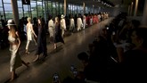 Kemeriahan Panggung Busana Sao Paulo Fashion Week Sao Paulo Fashion Week 2016 kembali digelar sejak beberapa hari lalu. Beragam desainer top pun ikut meramaikan pekan mode di Brasil ini.