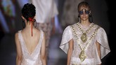 Kemeriahan Panggung Busana Sao Paulo Fashion Week Sao Paulo Fashion Week 2016 kembali digelar sejak beberapa hari lalu. Beragam desainer top pun ikut meramaikan pekan mode di Brasil ini.