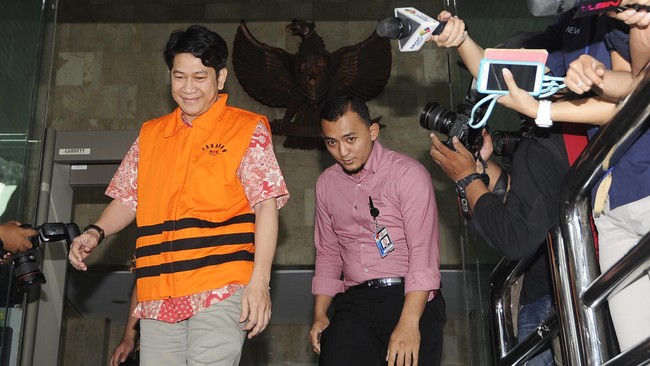 Karyawan Agung Podomoro akan memikirkan langkah selanjutnya atas vonis tersebut, apakah menerima atau mengajukan banding.
