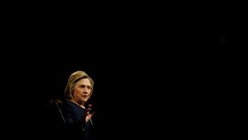 Penyelidikan Skandal Email Clinton Fokus Soal Serangan Drone