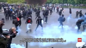 Jelang May Day, Buruh Bentrok dengan Aparat di Paris
