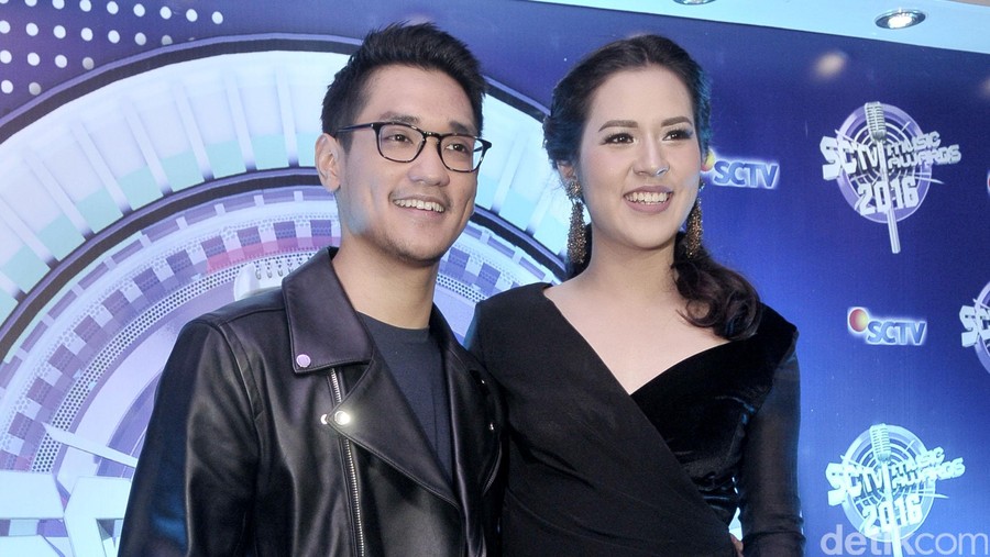 Raisa & Afgan di SCTV Music Awards 2016