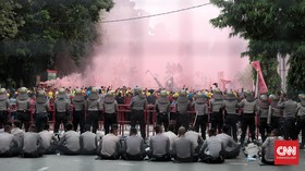 <i>Long March</i> Buruh Dukung Prabowo Diadang di Semarang