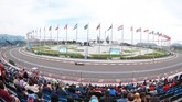 Balapan yang Terlalu Singkat untuk Rio Haryanto Belum genap membalap tiga putaran, Rio Haryanto harus terlempar keluar karena tersenggol mobil Nico Hulkenberg yang berputar.