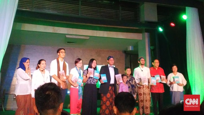 Sebulan ini juga para aktivis pendidikan bersatu untuk memberikan makna bagi pendidikan di Indonesia.