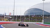Balapan yang Terlalu Singkat untuk Rio Haryanto Belum genap membalap tiga putaran, Rio Haryanto harus terlempar keluar karena tersenggol mobil Nico Hulkenberg yang berputar.
