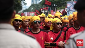 Menuju Monas, Serikat Buruh Tuntut Kenaikan UMP 2017