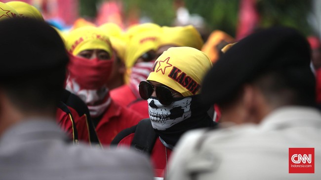 Sebanyak 1.389 personel kepolisian dikerahkan untuk mengamankan aksi demo buruh yang digelar di sekitar Patung Kuda, Jakarta Pusat, Rabu (3/7) hari ini.