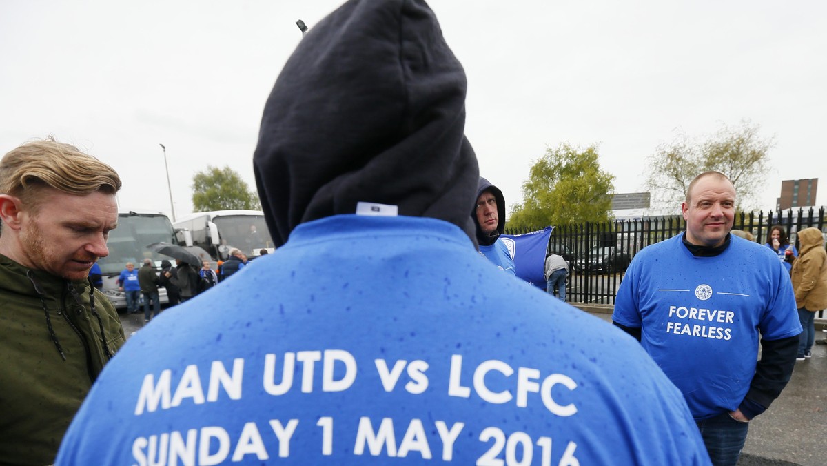 Old Trafford Diserbu Rubah-rubah Biru