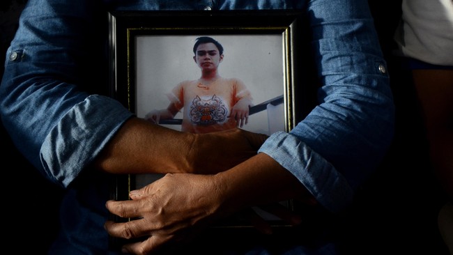 Menteri Pertahanan Ryamizard Ryacudu menyatakan lokasi tujuh WNI anak buah kapal (ABK) yang disandera kelompok bersenjata Filipina, sudah terpantau.
