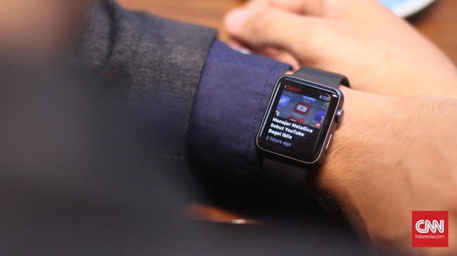 Saat ini gelang pintar atau smartband masih berkuasa dalam kategori perangkat wearable. Tetapi tahun 2020, dominasinya tergantikan oleh jam tangan pintar.