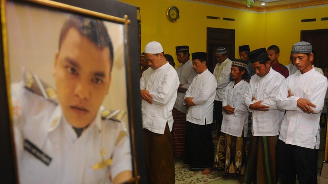 Bayu Oktavianto merupakan satu dari 10 WNI yang disandera oleh kelompok bersenjata Abu Sayyaf dan dibawa ke Pulau Basilan, Sulu, Filipina.
