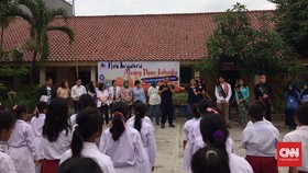 Tak Mau Punya Citra Negatif, Abang None Jadi Guru