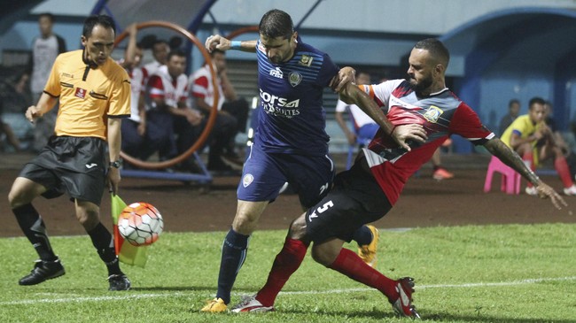 Milomir Seslija tak mau ambil pusing seandainya musuh-musuh Arema Cronus ingin bermain kasar. Ia yakin kesebelasannya cukup bijak dalam merespons.