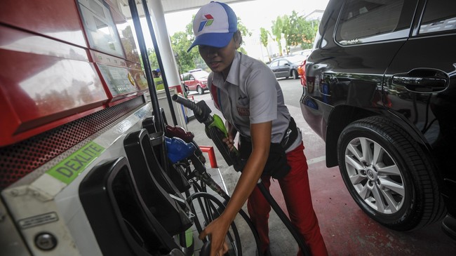 Penerapan Euro 4 buat kendaraan diesel di Indonesia awalnya ditetapkan pada 7 April 2021, namun ditunda hingga 12 April 2022.