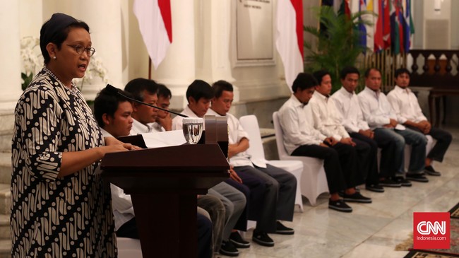 Sebanyak 10 ABK asal Indonesia berhasil dibebaskan dari tangan kelompok Abu Sayyaf di Filipina. Mereka hari ini diserahkan kepada keluarga.