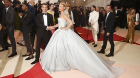 Claire Danes, Cinderella 'Glow in the Dark' di Met Gala 2016