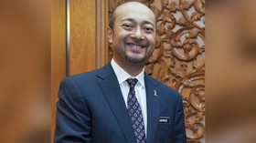 Putra Mahathir Gugat Sekretaris Pers Najib