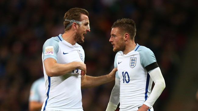 Penyerang Leicester City, Jamie Vardy, menyindir bomber Tottenham Hotspur, Harry Kane, setelah The Foxes memastikan gelar Liga Primer musim ini, Senin (2/5).