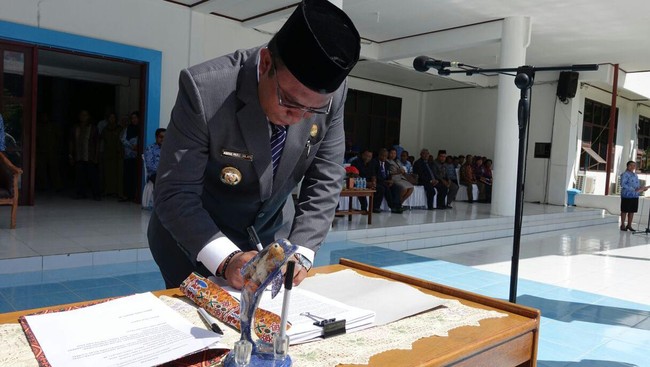 Upaya untuk menjaga kekayaan alam Raja Ampat yang luar biasa tersebut sejak dini bagi anak-anak melalui pendidikan lingkungan hidup menjadi penting.